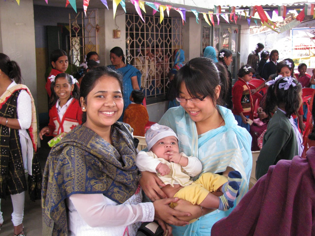 Strong Mothers, Strong Communities